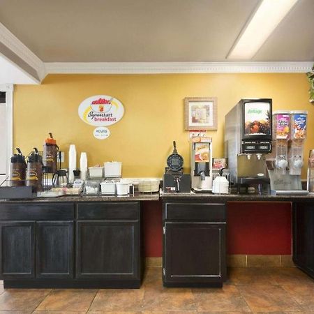 Super 8 By Wyndham Baton Rouge/I-12 Hotel Luaran gambar